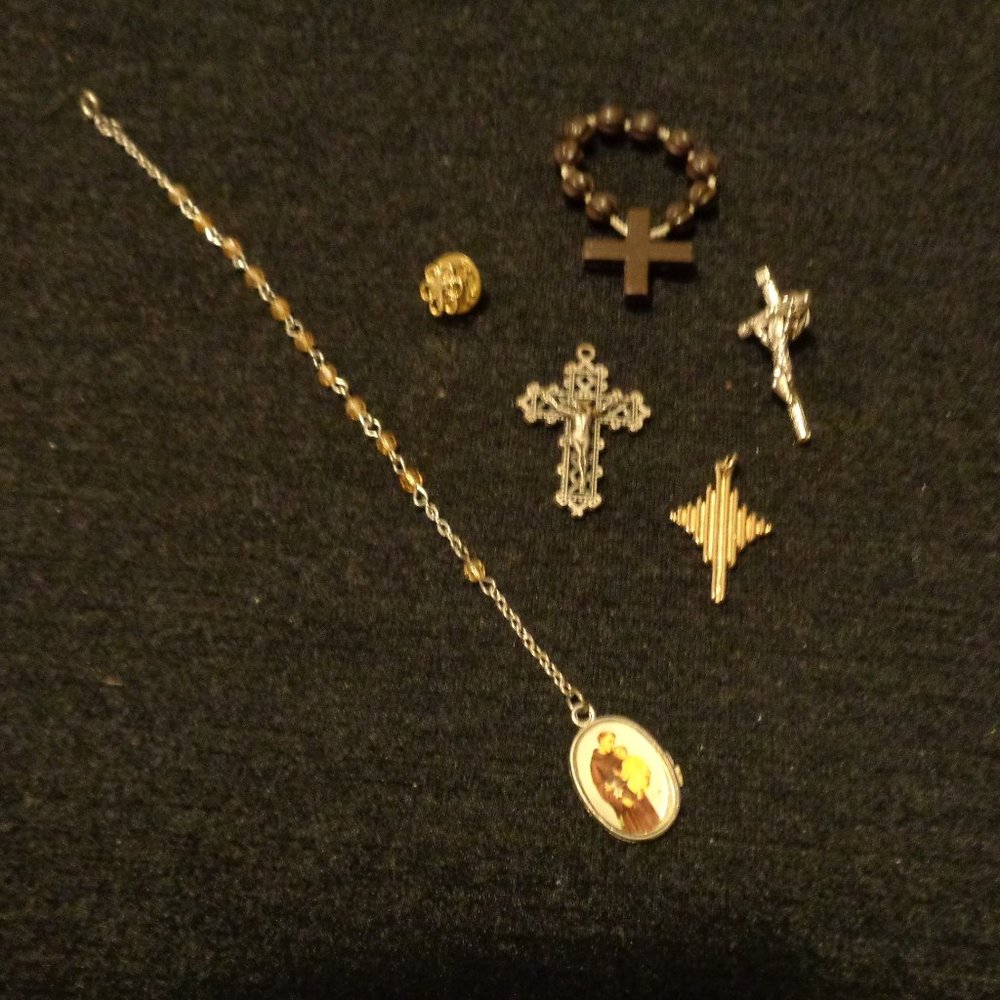 VINTAGE RELIGIOUS JEWELRY LOT BUNDLE 6 ITEMS